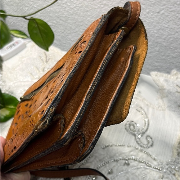 Patricia Nash Lanza Three Way Convertible Crossbody - Picture 6 of 14